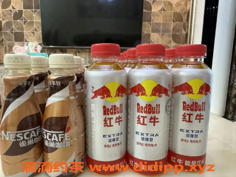 重庆楼凤-由美子，身高165，年龄23，服务多样，价格合理