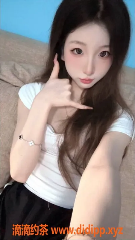 深圳楼凤-深圳南山小叮咚，18岁165cm，900元起服务