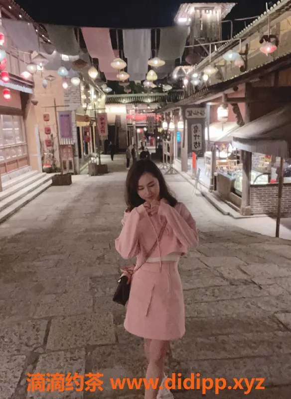 长沙楼凤资源信息,雨花区画画，500p舌吻69服务，来试试吧！