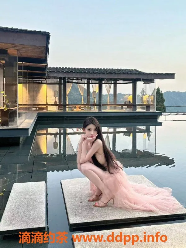 北京楼凤-北京小志，甜美南方妹子，零零后A4腰蜜桃臀