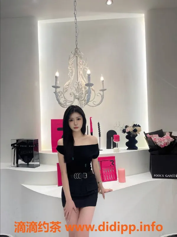 杭州楼凤-上城区23岁御姐嘉嘉，164cm，36D，双飞1500元