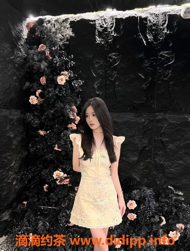 杭州楼凤-上城区23岁御姐嘉嘉，164cm，36D，双飞1500元