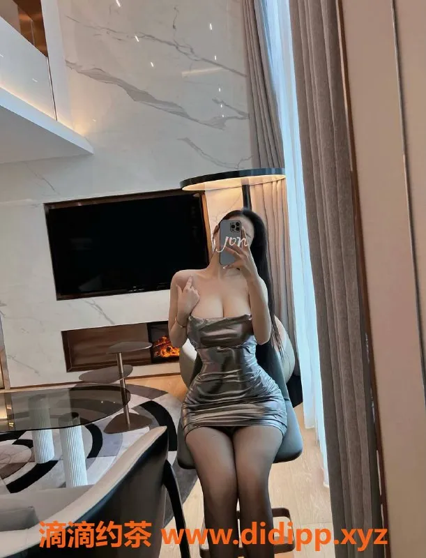 杭州楼凤-兮儿吖，22岁童颜巨乳美女，167cm，50斤