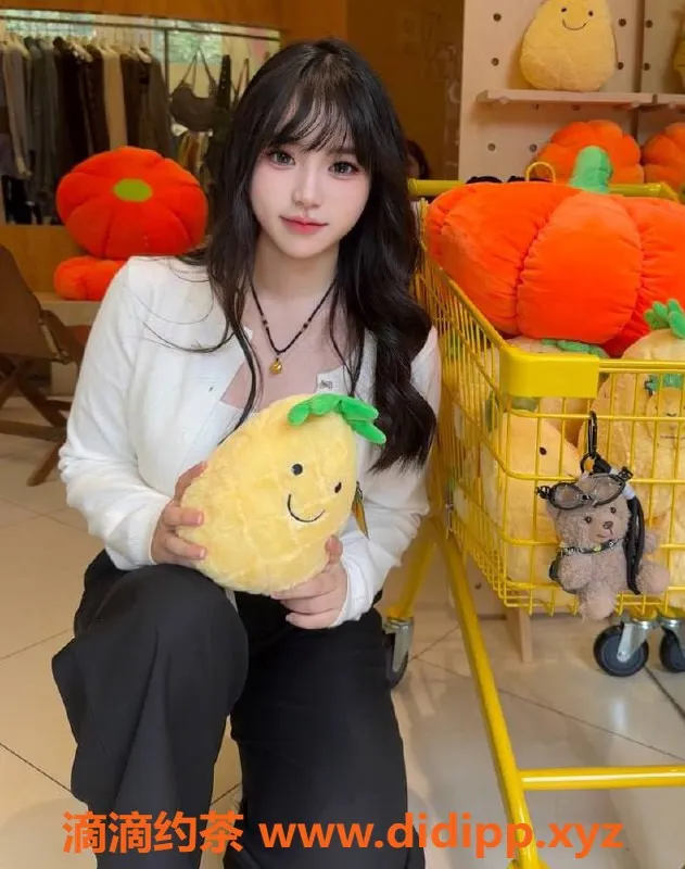 上海楼凤-普陀池小鱼：福利价1200P，先到先得！