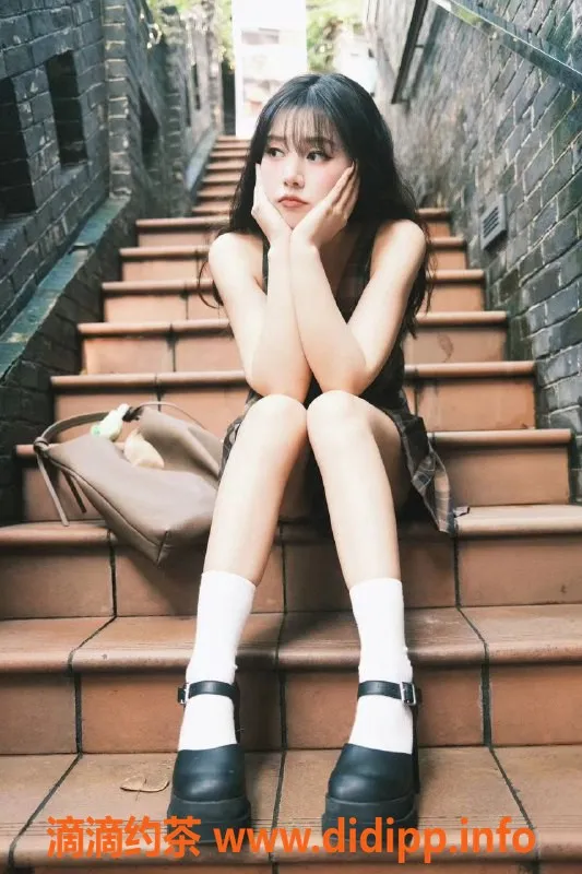 深圳楼凤-深圳小苍，162cm94斤，1500元服务等你来体验！