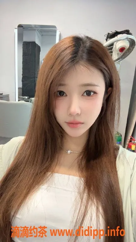 广州楼凤-天河嫩妹甜甜，700元视频验证服务