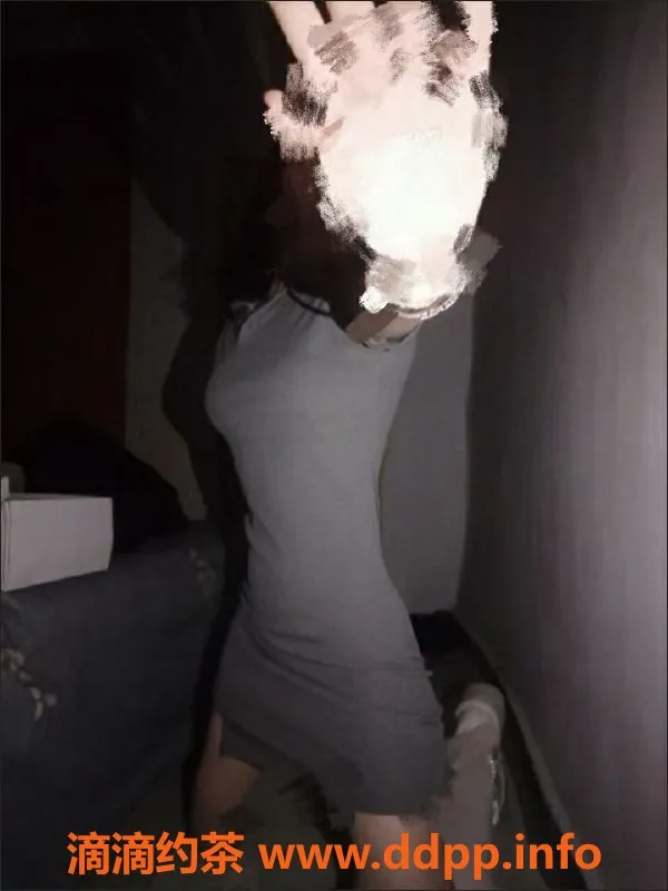 成都楼凤-成都暖欣，155cm巨乳女孩，500元起服务