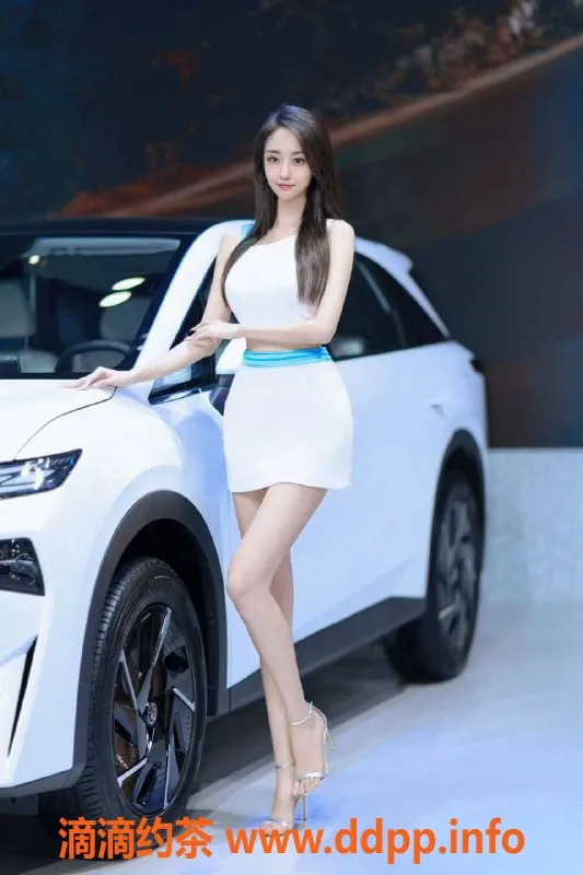 广州楼凤-天河御姐依依，长腿大胸，水费700p