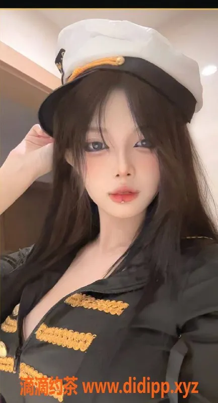 广州楼凤-天河嫩妹小狸，水费2200p，舌吻服务等你体验！