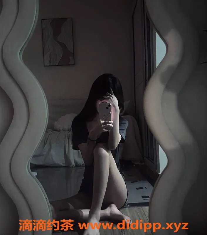 广州楼凤-番禺嫩妹夭九，900元上门服务