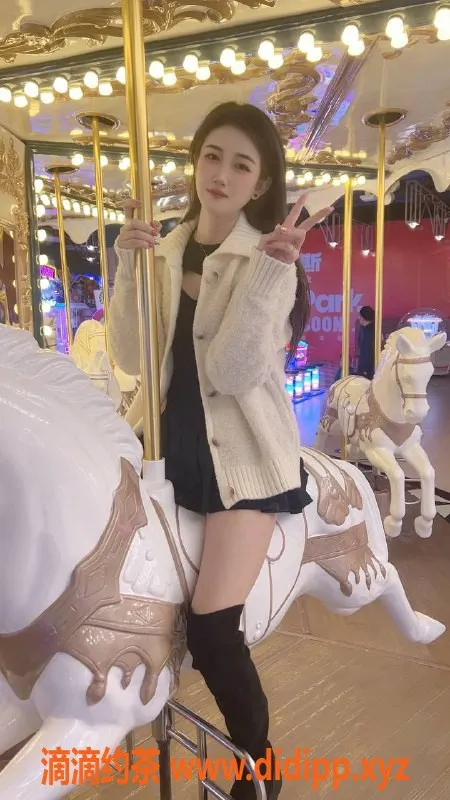 广州楼凤-佛山金沙洲楚楚，800p优质御姐双飞服务