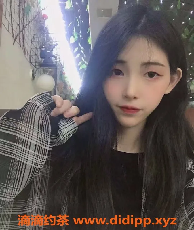 广州楼凤-番禺嫩妹诗妤推荐，水费600p