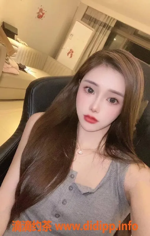 杭州楼凤-柚子 21岁 166cm 45kg 超粉嫩小女生睁开新姿势体验