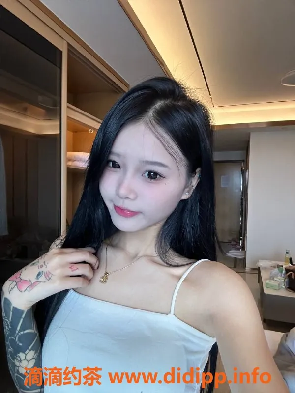 深圳楼凤-宝安19岁小优，160cm 40kg，900P起