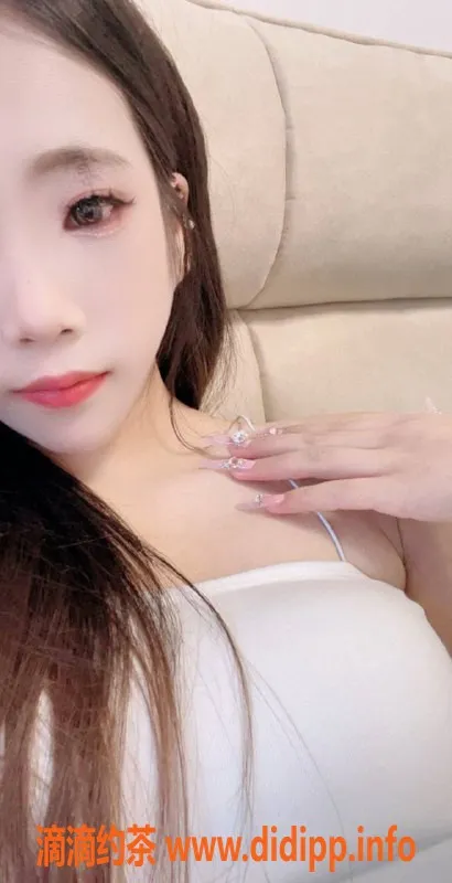 成都楼凤-成都19岁嫩妹婷婷，身高163，体重83，500元体验