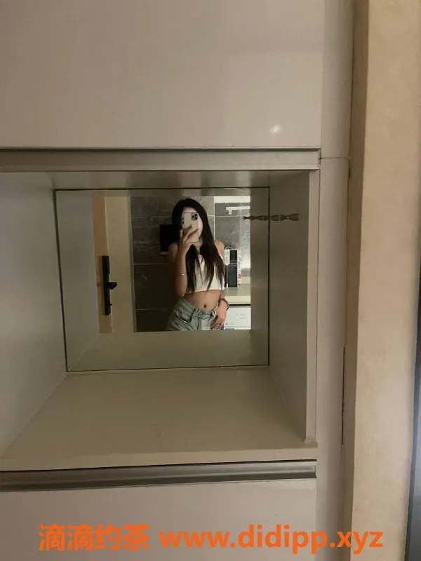 成都楼凤-成都19岁嫩妹婷婷，身高163，体重83，500元体验