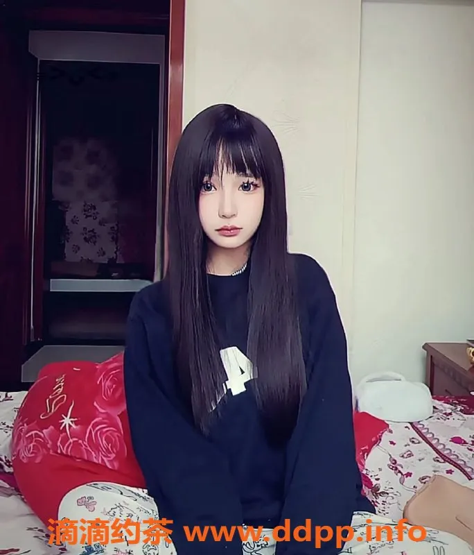 成都楼凤资源信息,成都嫩妹小花，18岁165身高，500元服务