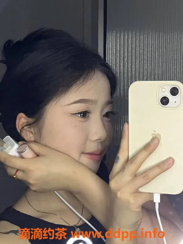 成都楼凤-成都嘟嘟嫩妹，身高155，18岁仅500元