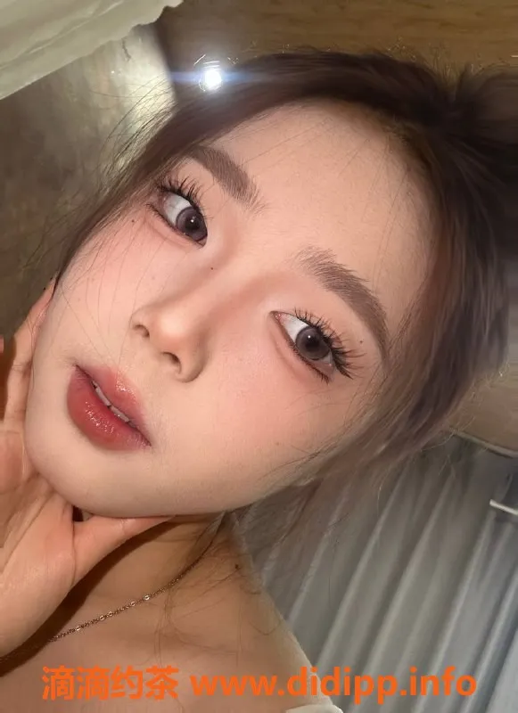 成都楼凤-成都嘟嘟嫩妹，身高155，18岁仅500元