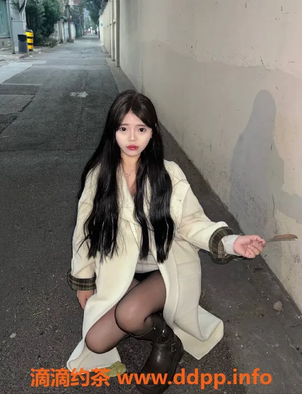 成都楼凤-19岁粉嫩妹番茄，155cm 105斤，超值600元服务！