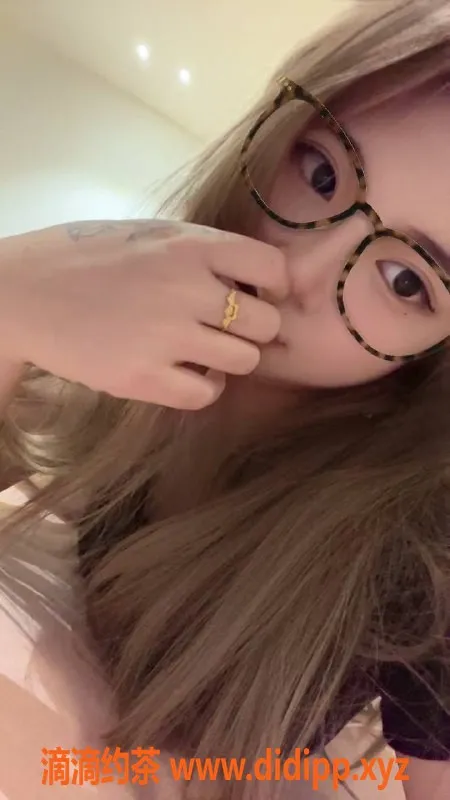 成都楼凤资源信息,成都新人小文，18岁巨乳嫩妹，600元一次服务