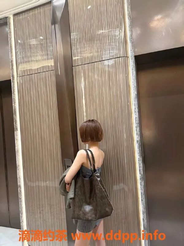 杭州楼凤-拱墅区21岁嫩妹，165身高，999元首次体验