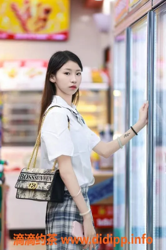 深圳楼凤-深圳南山嫩妹苏沐心，身高165，84斤，超值服务！