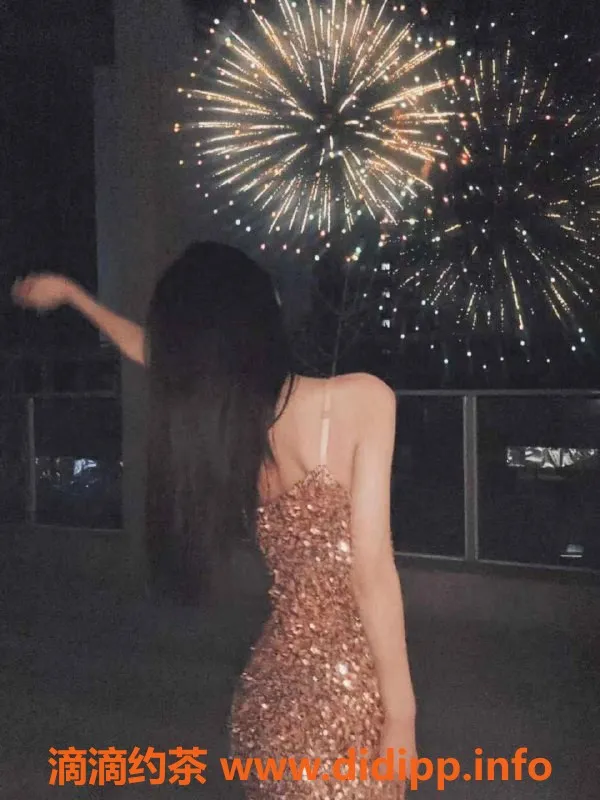 杭州楼凤-拱墅区21岁大学生，169cm身高，1200约体验