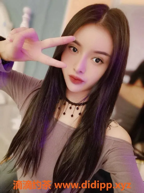 长沙楼凤-雨花区小九：168/48，真胸36D，23岁