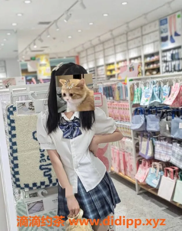 广州楼凤-天河嫩妹小茶壶，1000p带你体验萝莉COS魅力