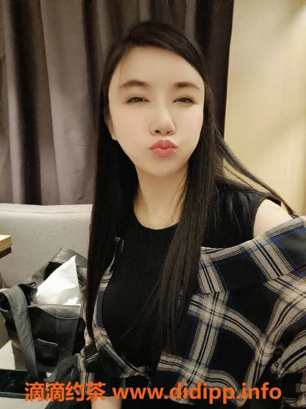 广州楼凤-荔湾艾微儿，700元一小时，视频验证可约