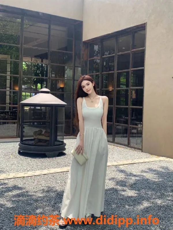 杭州楼凤资源信息,滨江区22岁涵涵，172大长腿美少女，陪浴服务999起