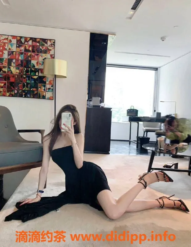 杭州楼凤-滨江区22岁涵涵，172大长腿美少女，陪浴服务999起