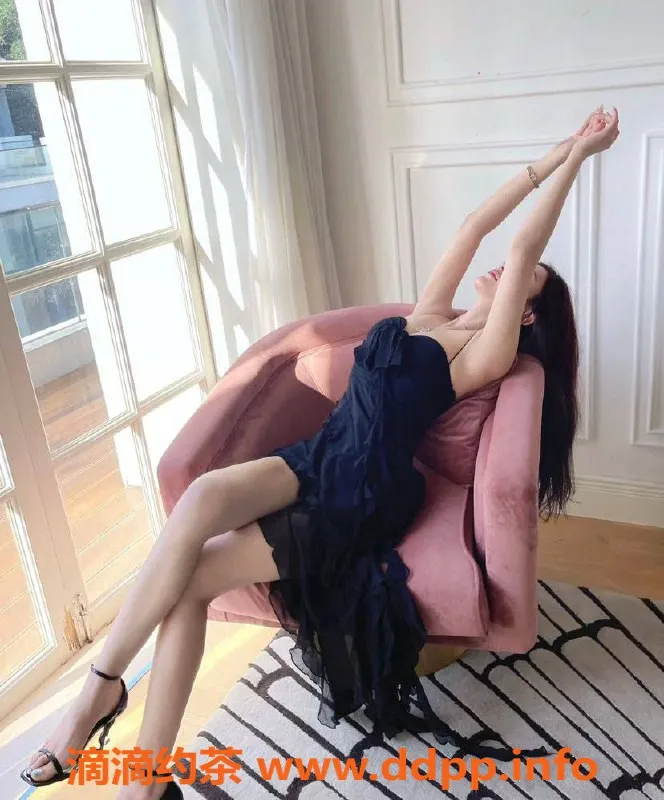 杭州楼凤-滨江区22岁涵涵，172大长腿美少女，陪浴服务999起