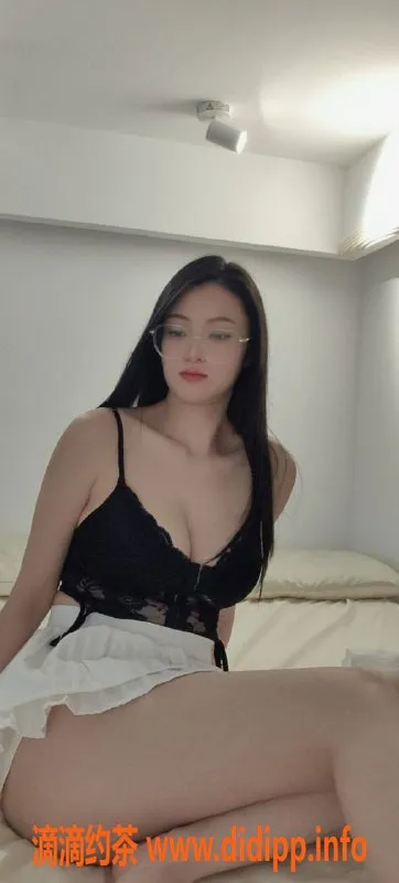 广州楼凤-天河御姐丫丫，600p大胸服务等你来体验