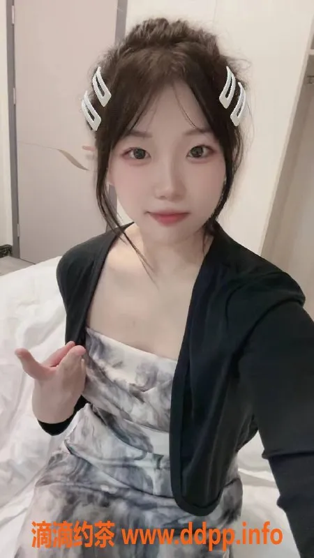 广州楼凤-黄埔嫩妹双儿，600元可约，热情服务！