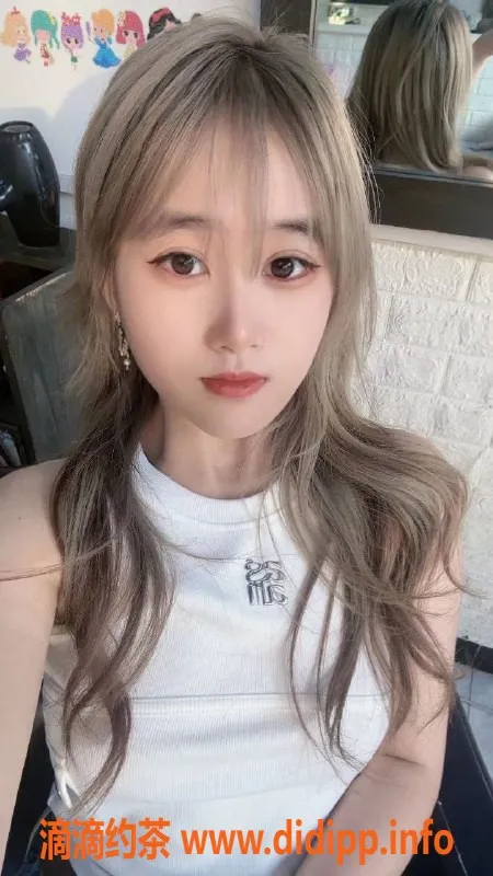 杭州楼凤-滨江区19岁白芷，165cm小蛮腰，激情服务