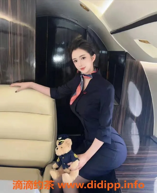 广州楼凤-越秀御姐何小姐，1000p，值得体验的长腿美人