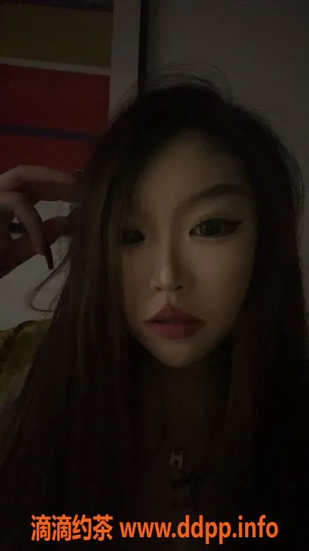 广州楼凤-天河大奶牛，800p嫩妹舌吻服务