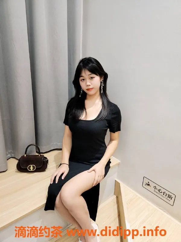 长沙楼凤-雨花区小婷，20岁163cm，48kg嫩妹