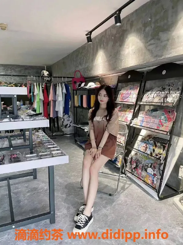 杭州楼凤-李雪，168高48重，小巧玲珑，激情服务体验