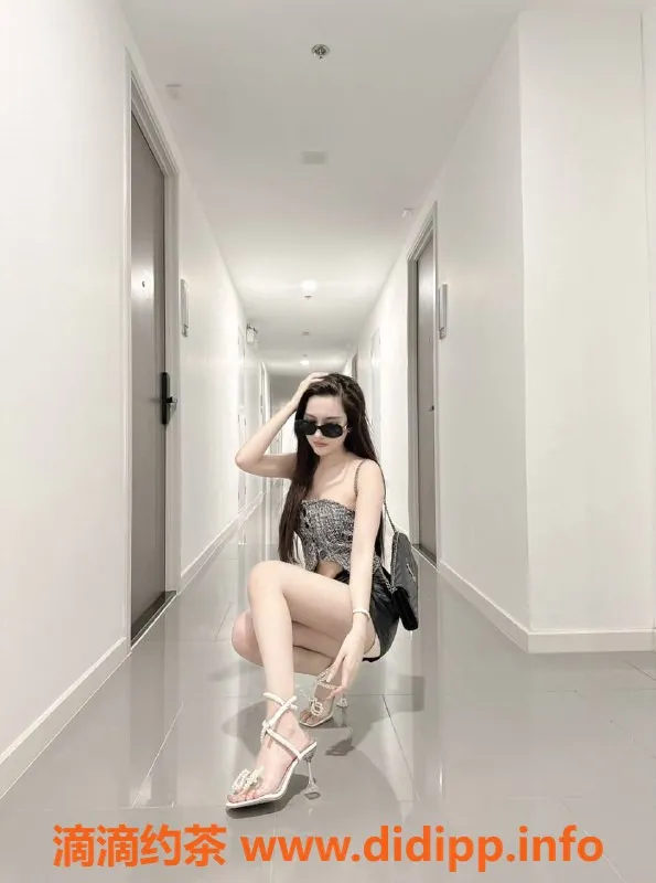 重庆楼凤资源信息,琳达：混血新老师，今晚工兵价仅4！