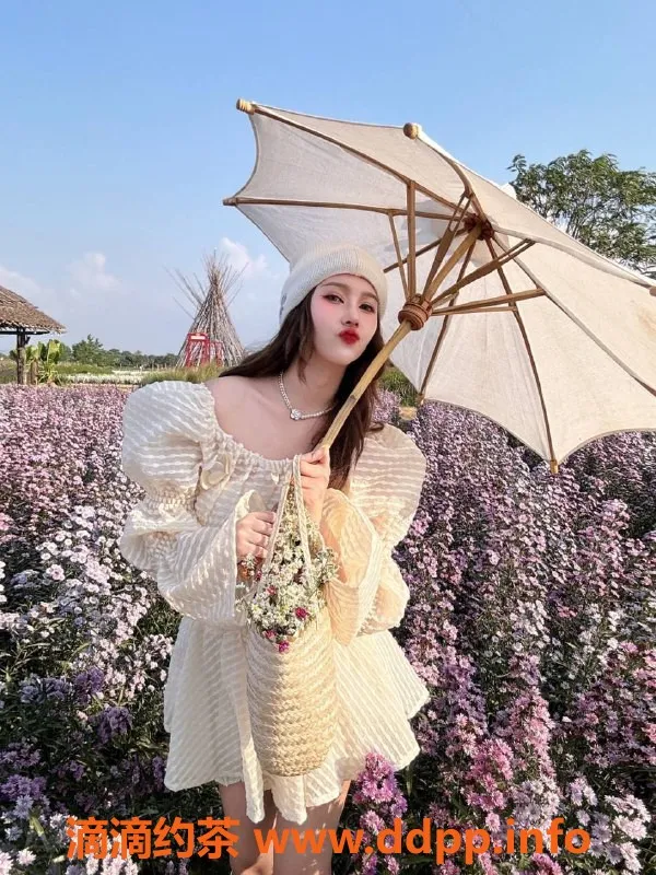 重庆楼凤-琳达：混血新老师，今晚工兵价仅4！