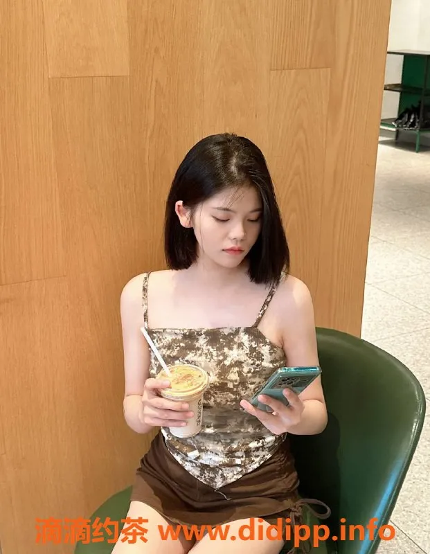 深圳楼凤-南山玉玉，1500元舌吻鸳鸯浴服务