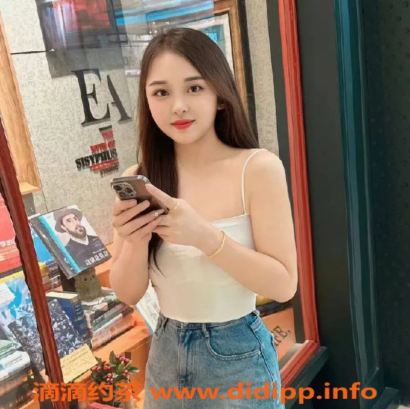 深圳楼凤资源信息,龙华依依，身材火辣，700元/1次服务