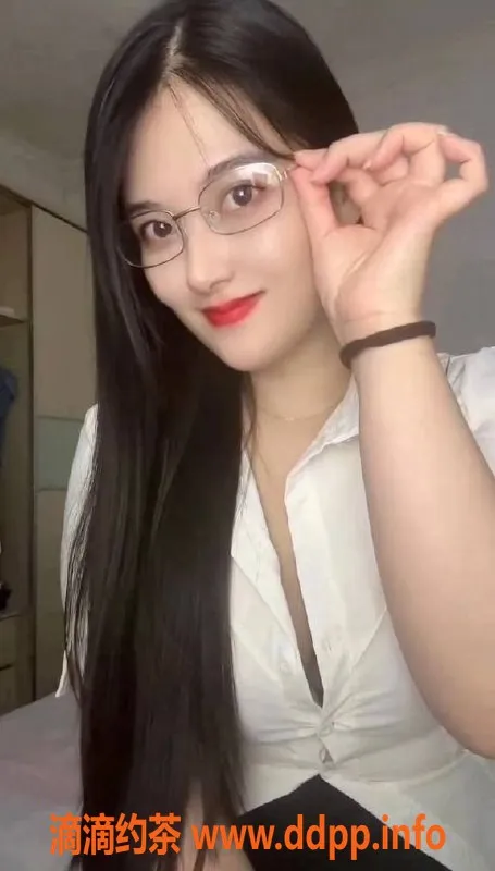 广州楼凤-海珠熙熙，人妻身份，400元体验服务