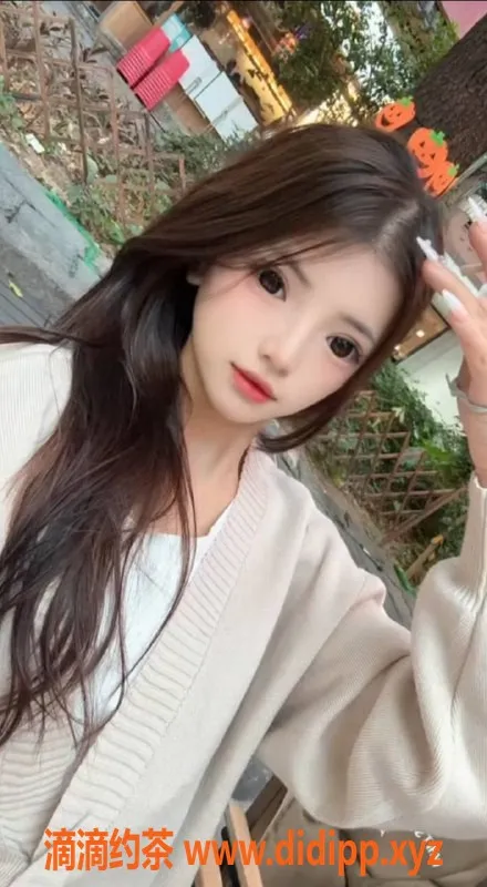 广州楼凤-天河小秋，800元嫩妹服务，视频验证可私聊