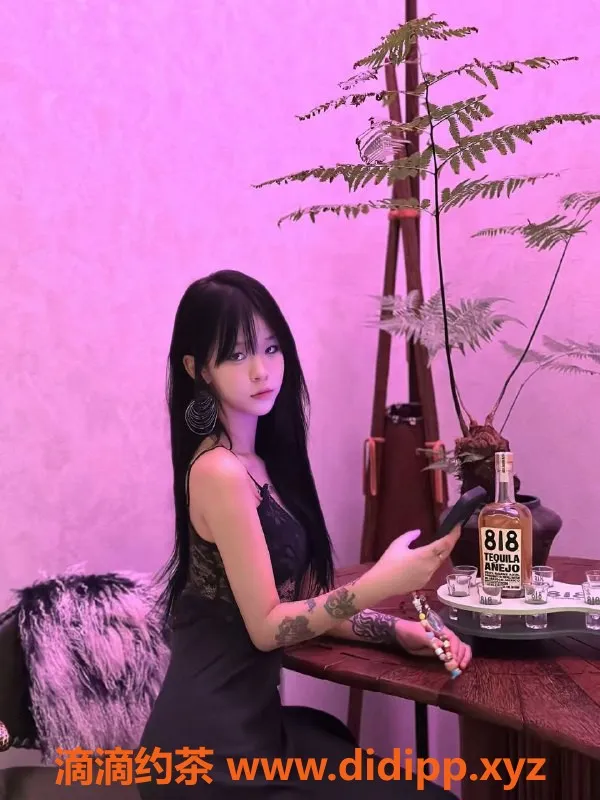 深圳楼凤资源信息,龙华芊芊，900元舌吻、六九服务等你来体验