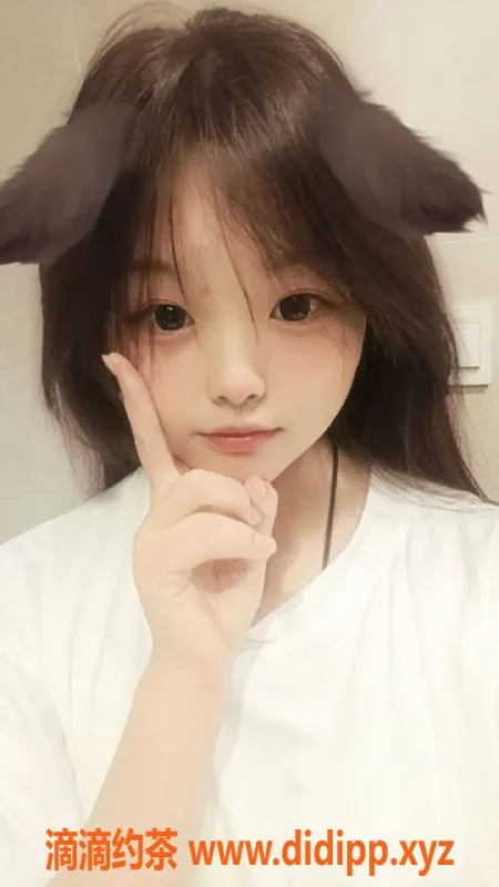 成都楼凤-成都嫩妹嘉嘉，18岁身高160，巨乳超诱人