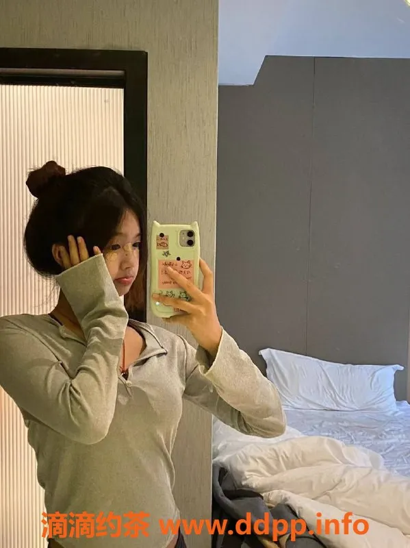 成都上门服务-成都点点，17岁高挑妹儿，陪洗服务500元